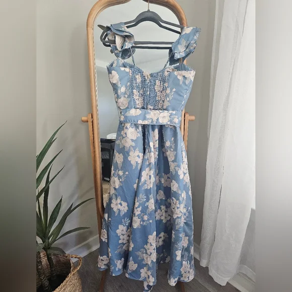 V. Chapman VERA- Floral Blue Sleeveless Dress - Picture 4 of 5